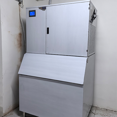 1噸片冰機交付新疆食品廠客戶